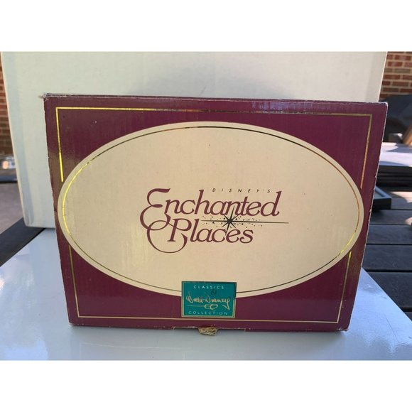Disney WDCC Enchanted Places Three Little Pigs Fiddler Pig Stick House w/ Box - Picture 9 of 9